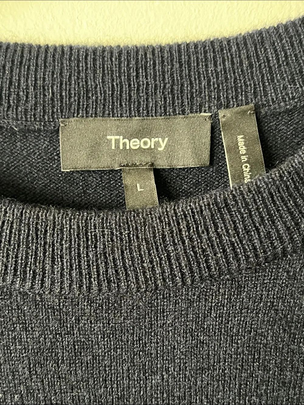 Theory Men's Cashmere Sweater in Navy Blue size L